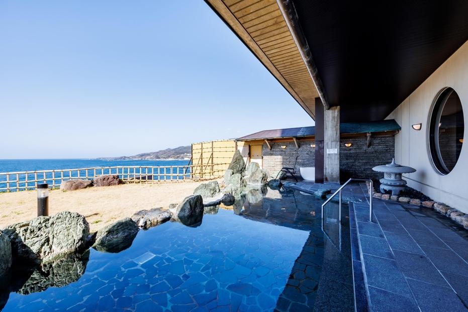 【佐渡】HOTEL OOSADO　ご宿泊券　　（ホテル大佐渡）　オーシャンフロント和スイート（定員６名）２泊４食付２名様　平日利用　電話予約のみ対象