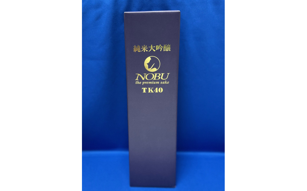 佐渡北雪謹製　世界各地に広がるレストラン「NOBU」の純米大吟醸1.8L　1本