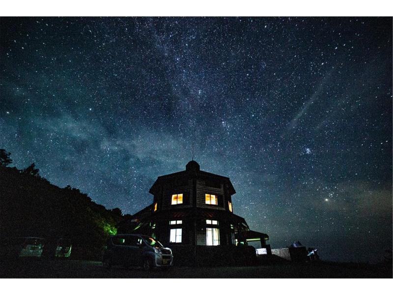 【佐渡市】佐渡島ドンデン高原ハイキング・佐渡食材のディナーと星空＆夜景観賞プラン 大人2名様分【祝！世界遺産登録　佐渡島（さど）の金山】【世界遺産がある島で絶景を楽しむ】【JTB体験プラン】