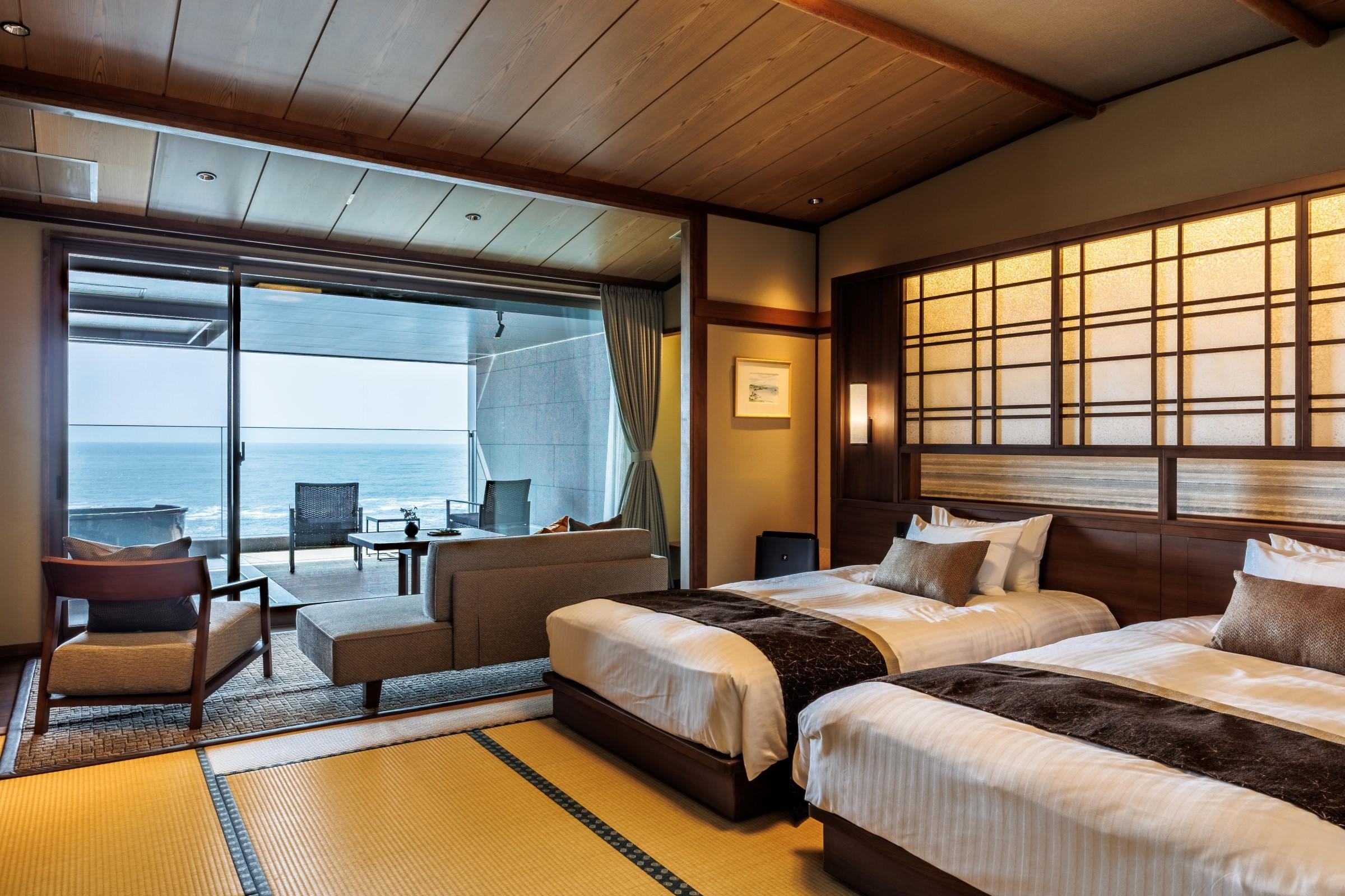 【佐渡】HOTEL AZUMA　ご宿泊券　　（ホテル吾妻）露天風呂付きオーシャンテラススイート（定員５名）１泊２食付2名様　平日利用　電話予約のみ対象