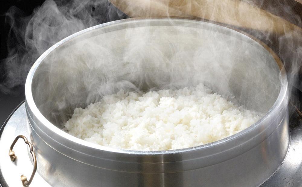 【JAみなみ魚沼定期便】特別栽培米南魚沼産こしひかり「雪穂」（30kg×全9回）精米 農薬5割削減 精米HACCP認定工場 特A獲得日本一産地 高品質精米 もっちり甘い 南魚沼産コシヒカリ