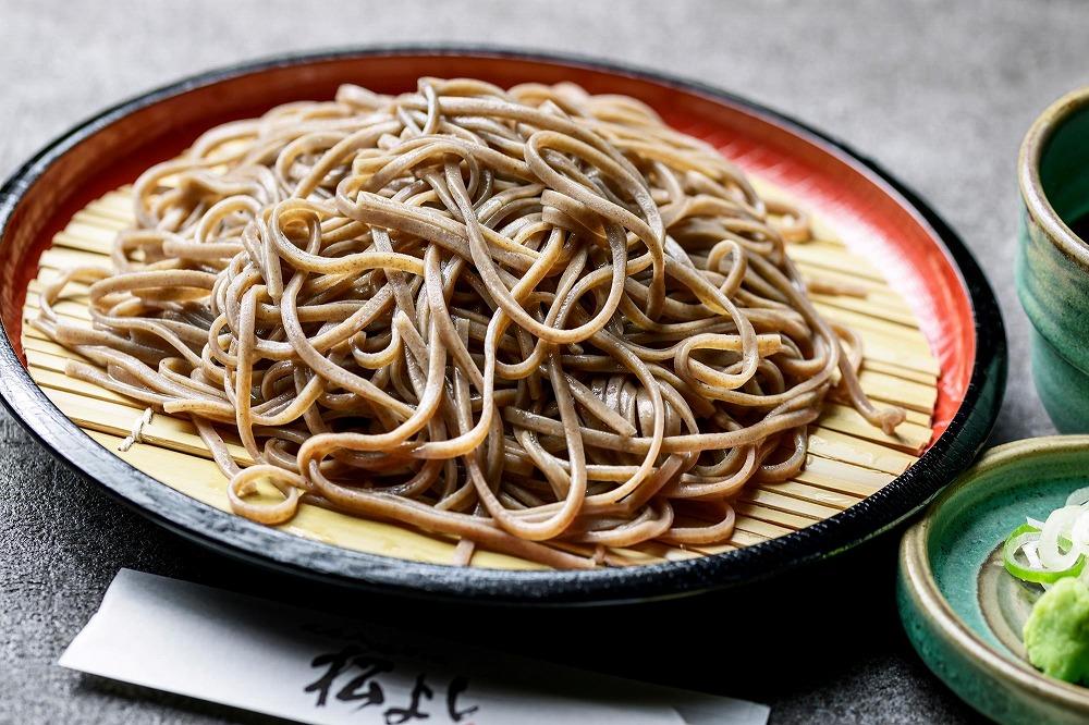 魚沼の冬景色・八海山そば(冷凍生そば) 雪室貯蔵 3食入・つゆ付