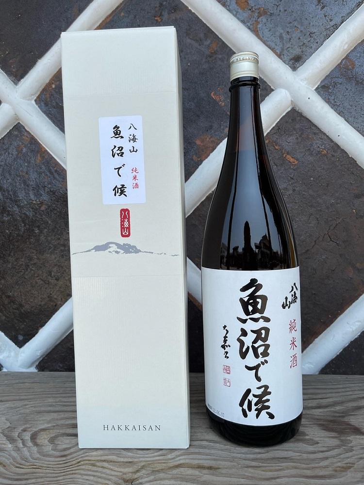 【魚沼地域限定】純米酒 八海山「魚沼で候」1800ml×1(化粧箱付き)