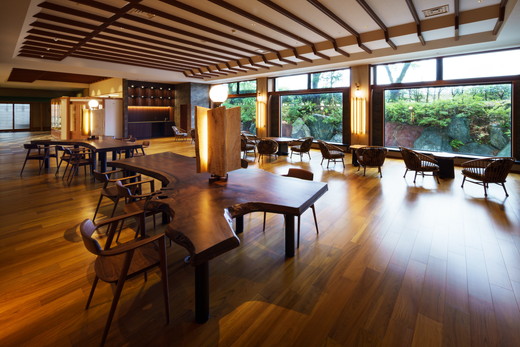 芳å
çµæžæ°èäž»å¬ãã«ã£ãœãã®æž©æ³100éžããåéžå¯å±±ãéå€ªéæž©æ³é€šå
å©çšåž1,000åÃ3æ â»åæµ·éã»æ²çžã»é¢å³¶ãžã®é
éäžå¯