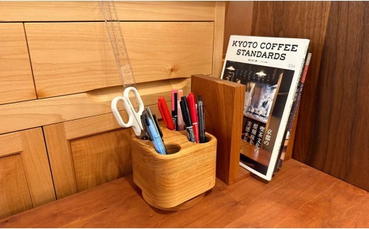 回転小物入れ ウォールナット無垢材（ペン立て）