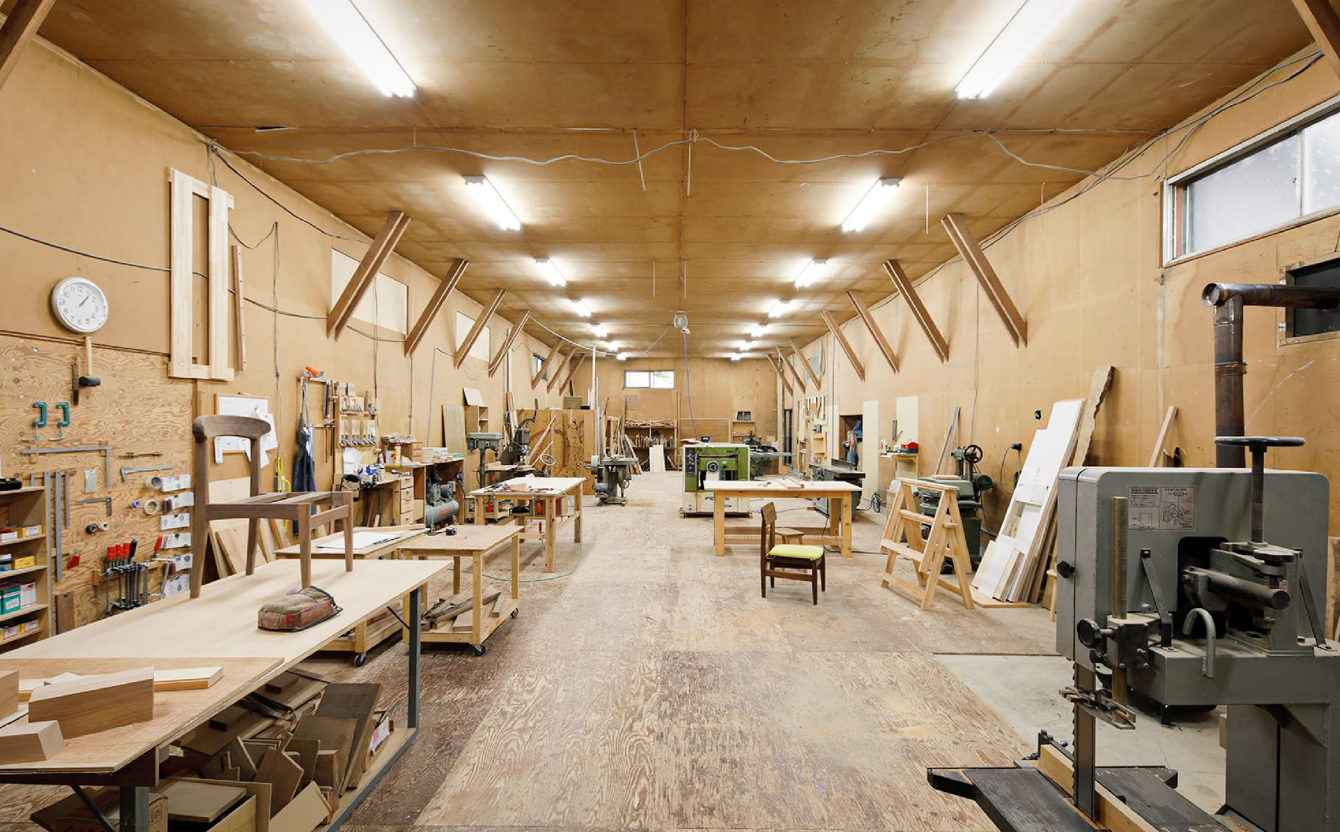 ã€ã³ããªã¢ å®¶å
· æ€
å ãããéžã¹ã2çš®ã®æè³ªãšïŒè²ã®åº§é¢ã«ã©ãŒãç¡å¢æåã¹ããŒã« å°æŸåžç£ã±ã€ãç¡å¢æïŒã°ã©ã¹ã°ãªãŒã³ïŒé»ç·è²ïŒ