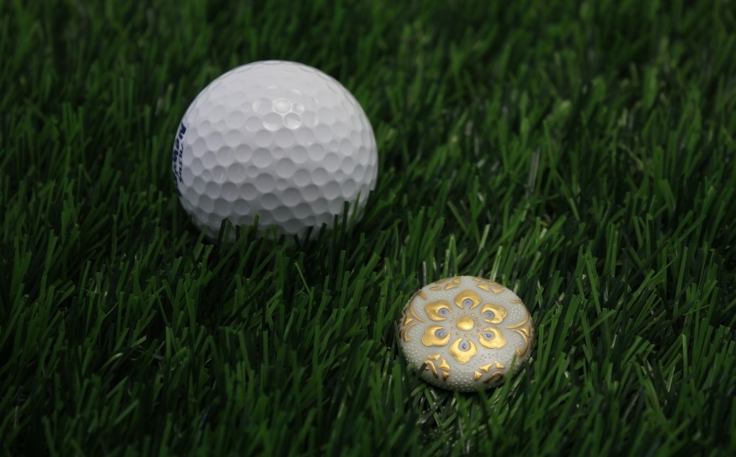 彩華-SAIGA-ボールマーカー白粒（九谷焼作家：仲田錦玉）