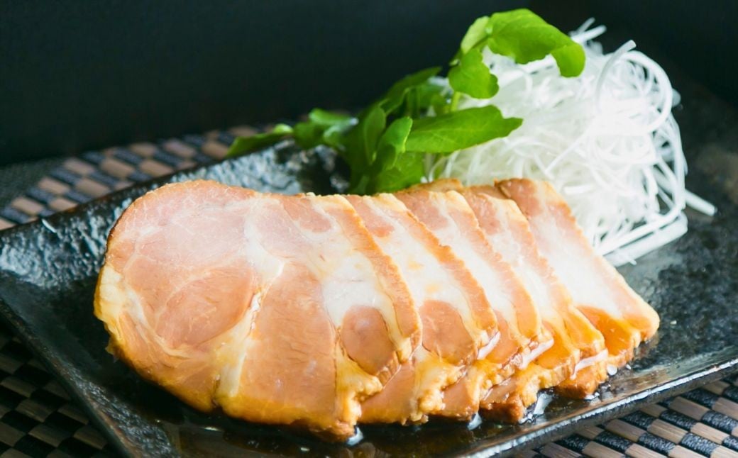 焼豚屋本舗の焼豚 【「白」 2本】 タレ付き | 焼豚 チャーシュー 叉焼 | 石川県 小松市 【焼豚屋本舗】