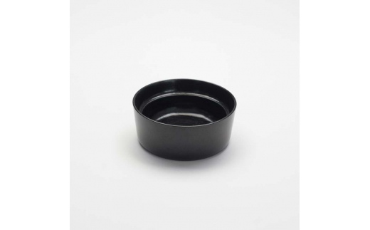 石川県から 山中漆器の こぼしにくい器（黒）深皿 F6P-0897
