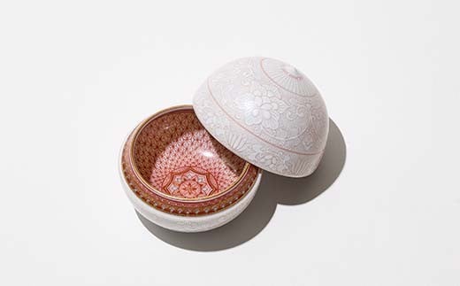 【高島屋選定品】 白玉描割（はくぎょくかきわり） 宝相華文珠盃 白 工芸品 陶磁器 日本製 F6P-2884