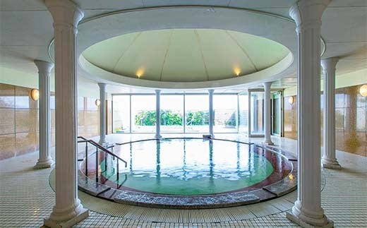 石川県加賀市 ふるさと納税返礼品 ホテルアローレ宿泊＆片山津ゴルフ倶楽部ご利用パック スタンダードツイン土日1泊2日（3名様分）旅行 トラベル 宿泊券 旅行券 トラベル F6P-2897