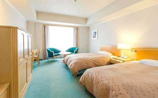 石川県加賀市 ふるさと納税返礼品 ホテルアローレ宿泊＆片山津ゴルフ倶楽部ご利用パック スタンダードツイン平日1泊2日（3名様分）旅行 トラベル 宿泊券 旅行券 トラベル F6P-2901