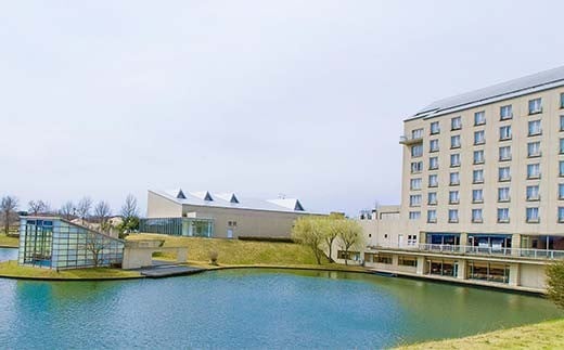 石川県加賀市 ふるさと納税返礼品 ホテルアローレ宿泊＆片山津ゴルフ倶楽部ご利用パック スタンダードツイン平日1泊2日（3名様分）旅行 トラベル 宿泊券 旅行券 トラベル F6P-2901