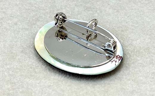 デイジー蒔絵白蝶貝ブローチ（黒） 伝統工芸 工芸品 国産 日本製 F6P-3124