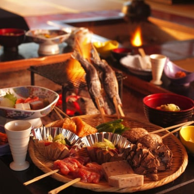 自然派な料理旅館【一里野高原ホテルろあん】1泊2食いろり炭火膳基本プランペア宿泊券【1149505】