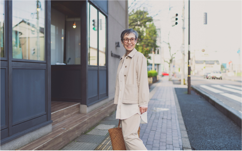 クルーネックチュニックシャツ 3色 2サイズ展開　ライトベージュ（M-L）