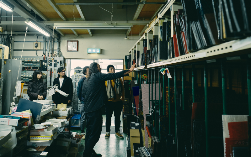 めがねの聖地・鯖江へ。職人に直接オーダーできる大人の眼鏡作り【P-12401】