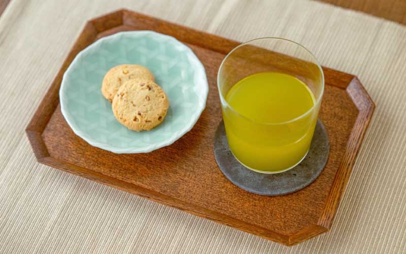 伝統工芸・越前漆器の職人から学ぶ　木製トレーの拭き漆体験