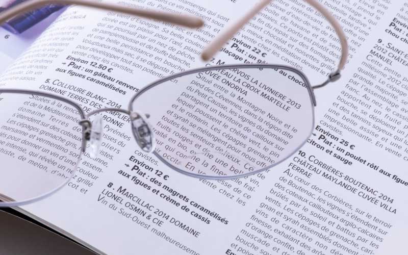 【選べる度数】チタンプラス（男女兼用）目を守るサングラス＋お出かけルーペ ブラウン