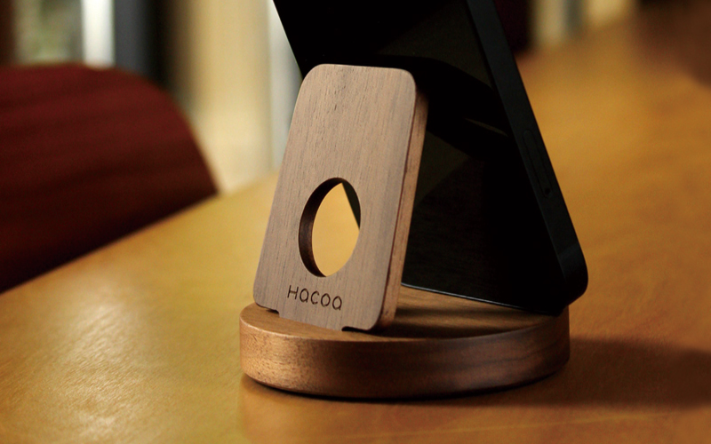 【Hacoa】汎用性高い木製スマートフォンスタンド ウォールナット 「Smartphone Stand」