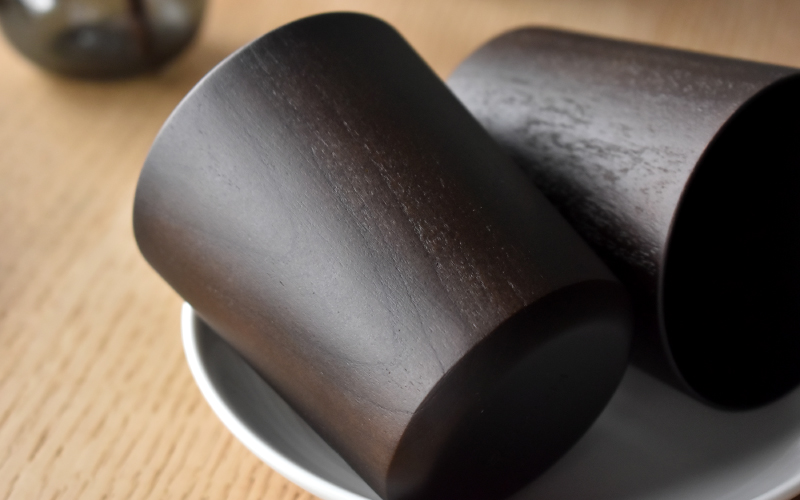 【Hacoa】食卓に温もりを添える天然木チェリーのコップ ダークブラウン「Wooden Cup」