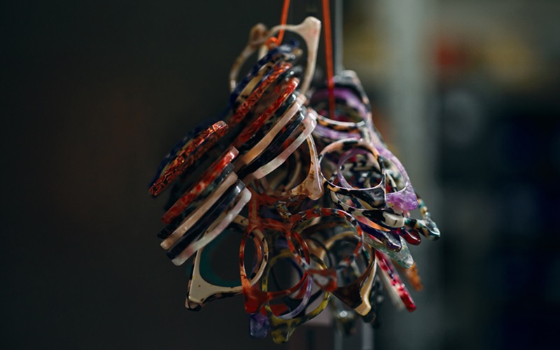 めがねの聖地・鯖江へ。職人に直接オーダーできる大人の眼鏡作り【P-12401】