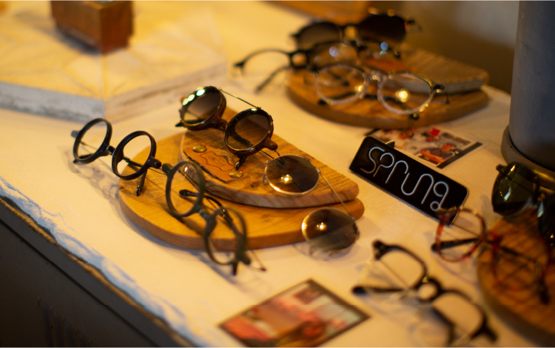 めがねの聖地・鯖江へ。職人に直接オーダーできる大人の眼鏡作り【P-12401】