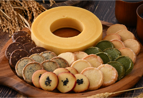 レアバウムクーヘンと手作りクッキー5種類＋おまかせ1種類