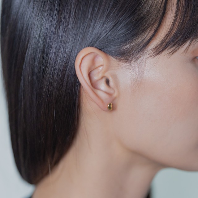 【甲府ジュエリー】K18　豆ピアス（17802226）