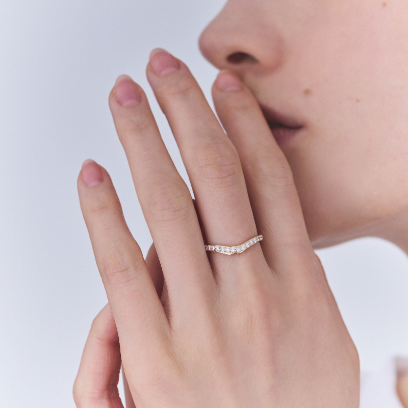 《ANAPNOE》〈山〉 K18 逆さ富士 リング　【TE-113】