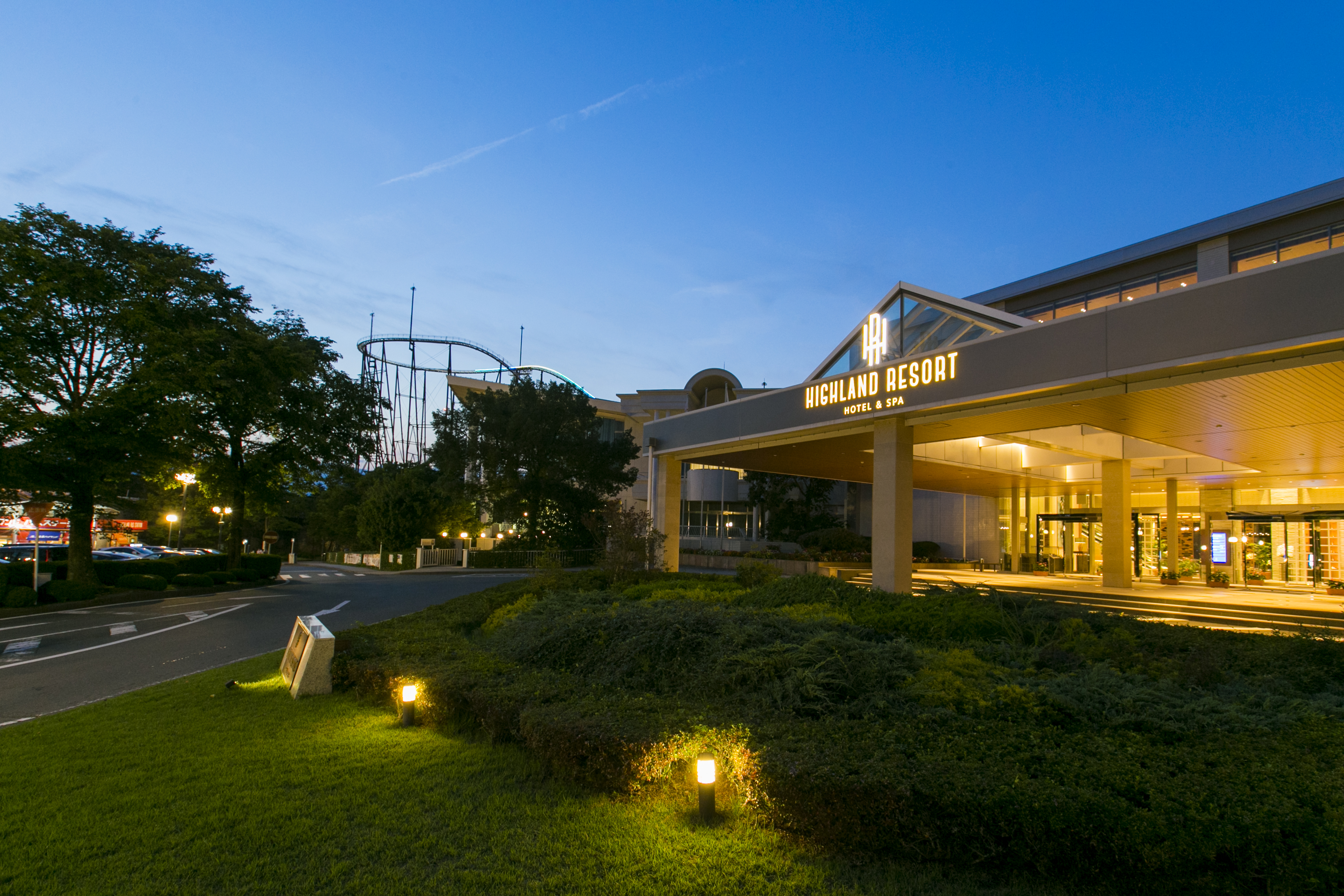 【ハイランドリゾートホテル＆スパ】富士山側スーペリアツインルーム宿泊プラン(平日限定・2名様1室朝食付)