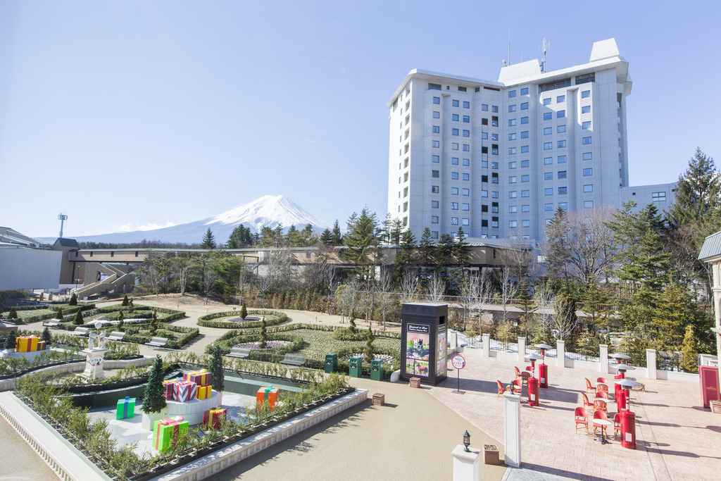 【ハイランドリゾートホテル＆スパ】富士山側スーペリアツインルーム宿泊プラン(平日限定・2名様1室朝食付)