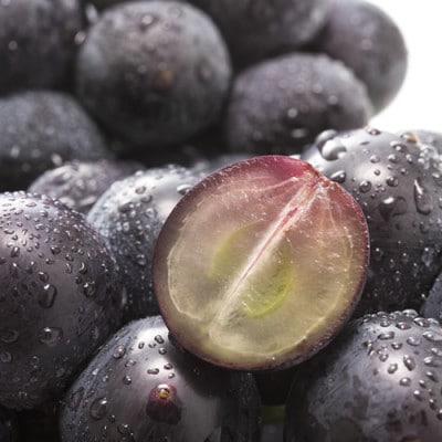 【2026年発送分先行受付】山梨産 ピオーネ(種なし) 2房 約1kg 化粧箱入り 産地直送でお届け【配送不可地域：離島・沖縄県】【1021829】