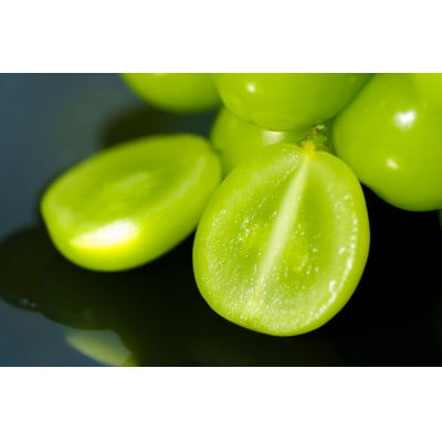 【2026年先行受付】冬に食べる貴重なシャインマスカット2房約1.1kg以上【配送不可地域：離島】【1374931】