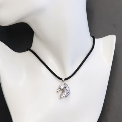 SV925 馬 無垢ペンダント【重さ25g・長さ50cm】【配送不可地域：沖縄県】【1701629】