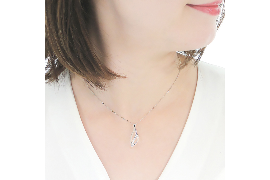 ネックレス プラチナ PT900【0.33ct】ダイヤモンド リーフ ペンダント 葉 雫 ドロップ レディース 【f263-pt】 [株式会社オーダーメイドジュエリーメイ 山梨県 韮崎市 20742672] アクセサリー アクセ ジュエリー ダイヤ レディース