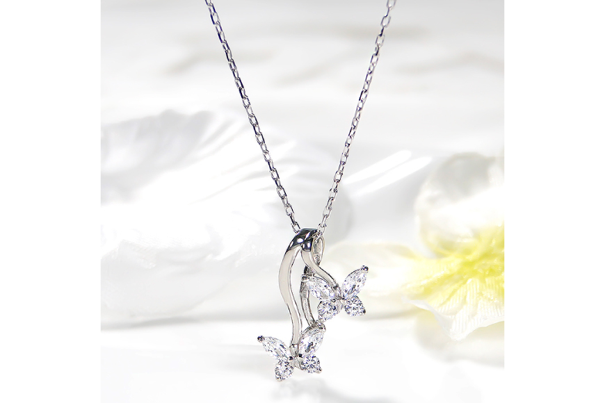 ネックレス プラチナ Pt900 ダイヤモンド 0.5ct 蝶 モチーフ ペンダント レディース ちょうちょ バタフライ ジュエリー ダイヤ 【f280-d-pt】 [株式会社オーダーメイドジュエリーメイ 山梨県 韮崎市 20745057]