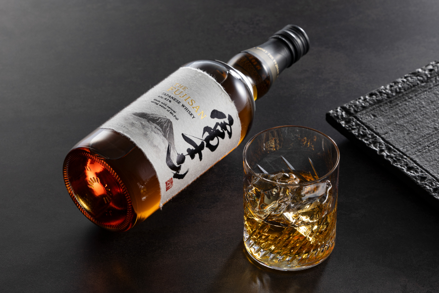 ウイスキー JAPANESE WHISKY 富士山43° 700ml [マツムラ酒販 山梨県 韮崎市 20745386] ウィスキー Whisky お酒 酒 ハイボール ロック ウヰスキー ギフト 贈答 ジャパニーズウイスキー 洋酒 モルト グレーン
