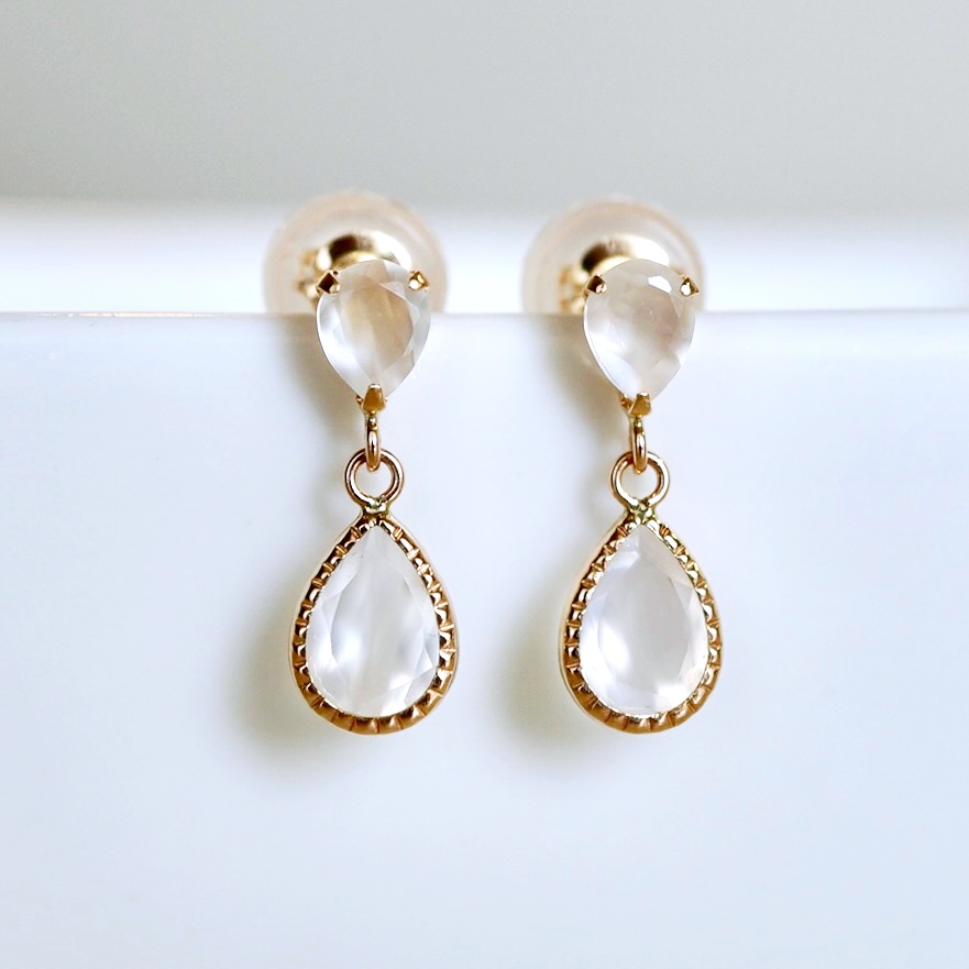 K10YG(10金) イエローゴールド 揺れる ホワイトムーンストーン アンティーク ピアス 保証書付 SR-2261 242-050-c