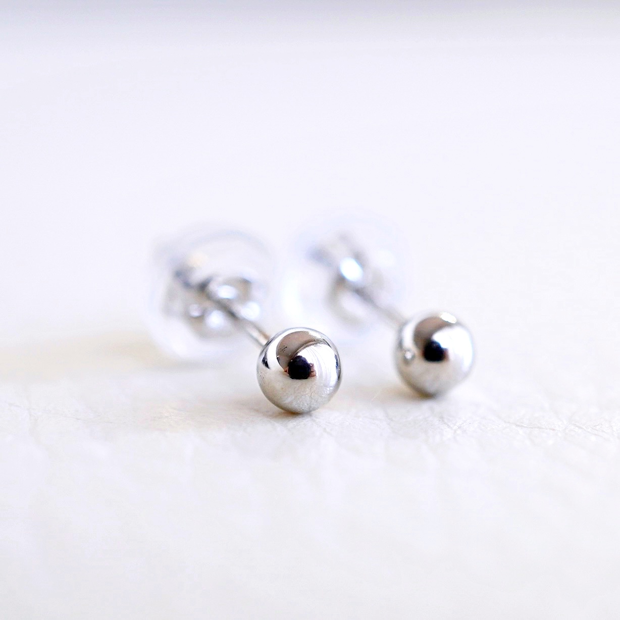 【ジュエリー】Pt900 プラチナ 地金 シンプル ボール ピアス (3mm) 保証書付 KO-0001 242-007-a