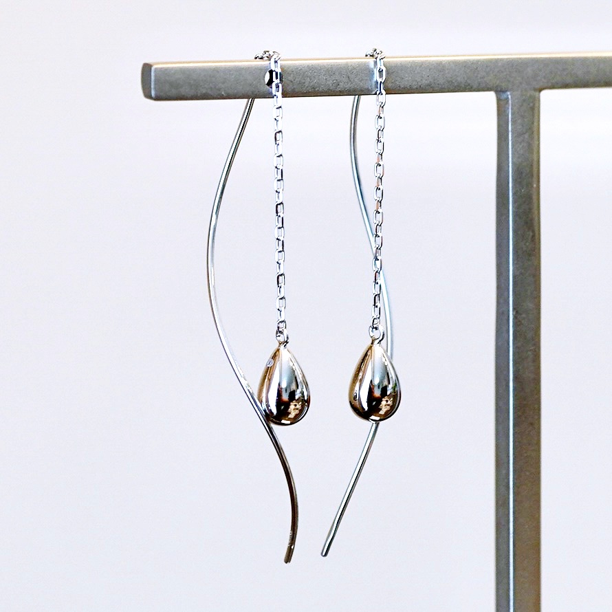 【ジュエリー】K10WG ホワイトゴールド 雫 ロング チェーン ピアス 保証書付 SMK-5219 242-018-b