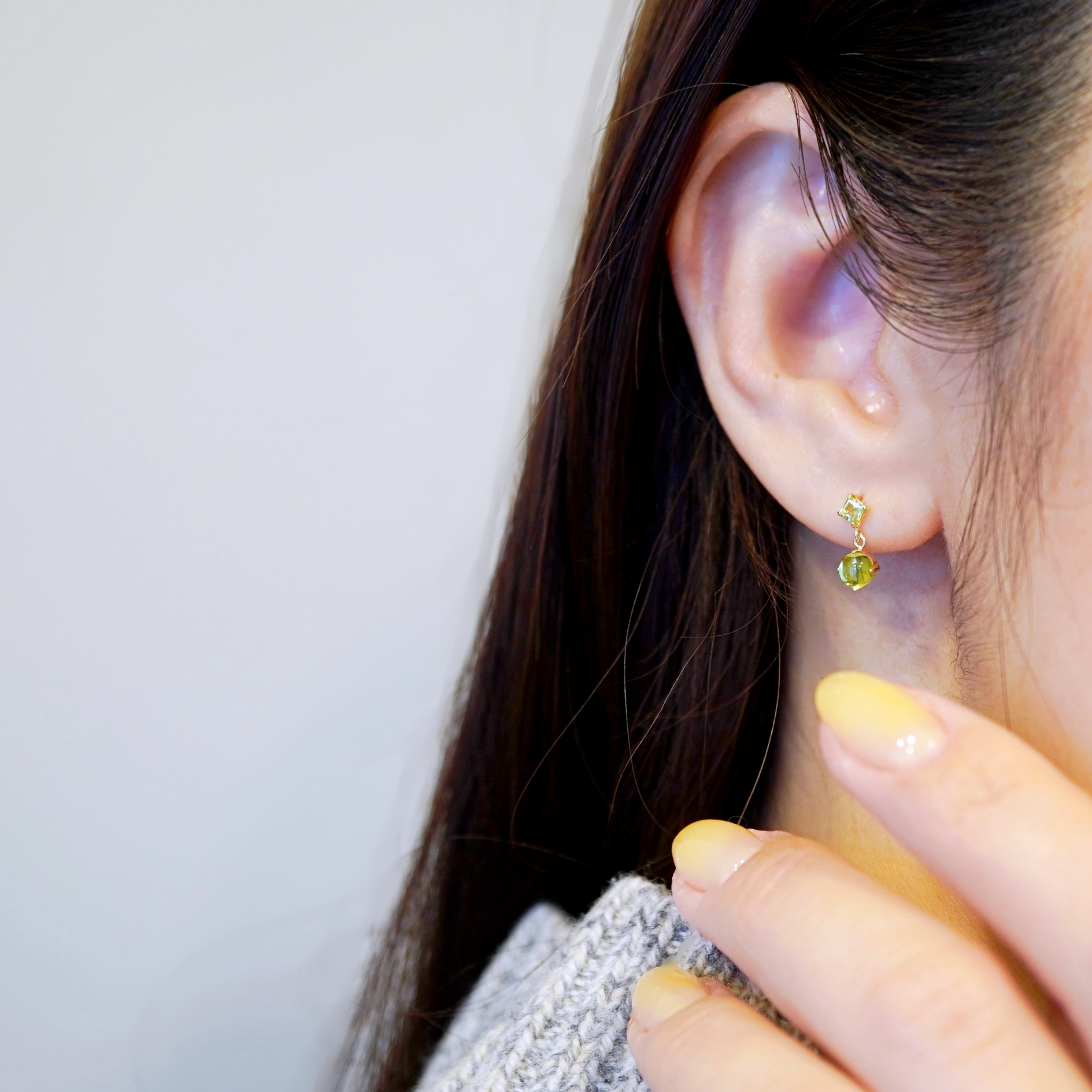 【ジュエリー】K10 イエローゴールド ペリドット 揺れる ピアス 保証書付 SR-2012 242-003-e