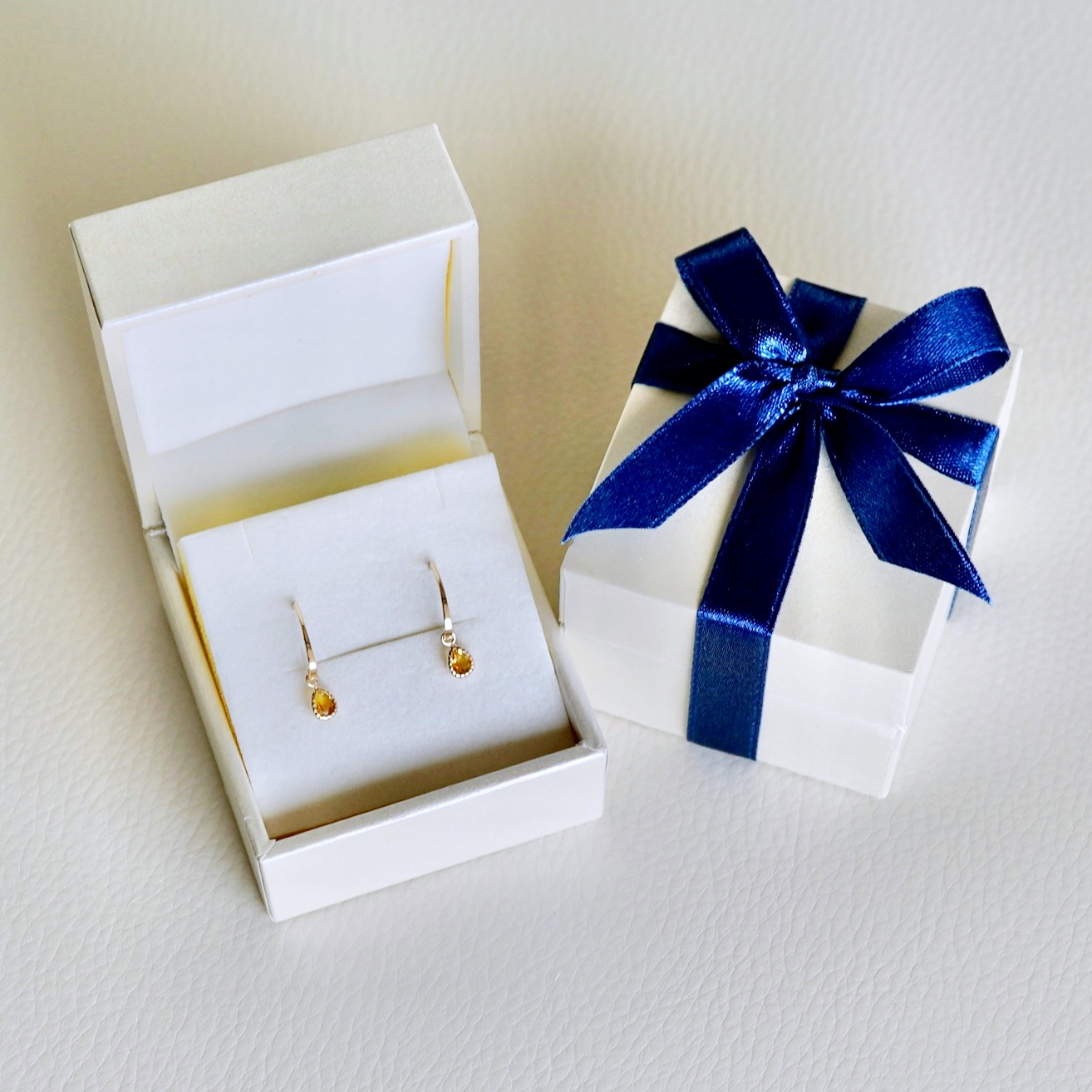 【ジュエリー】K10 イエローゴールド シトリン 揺れる ピアス 保証書付 SR-2223 242-001-e