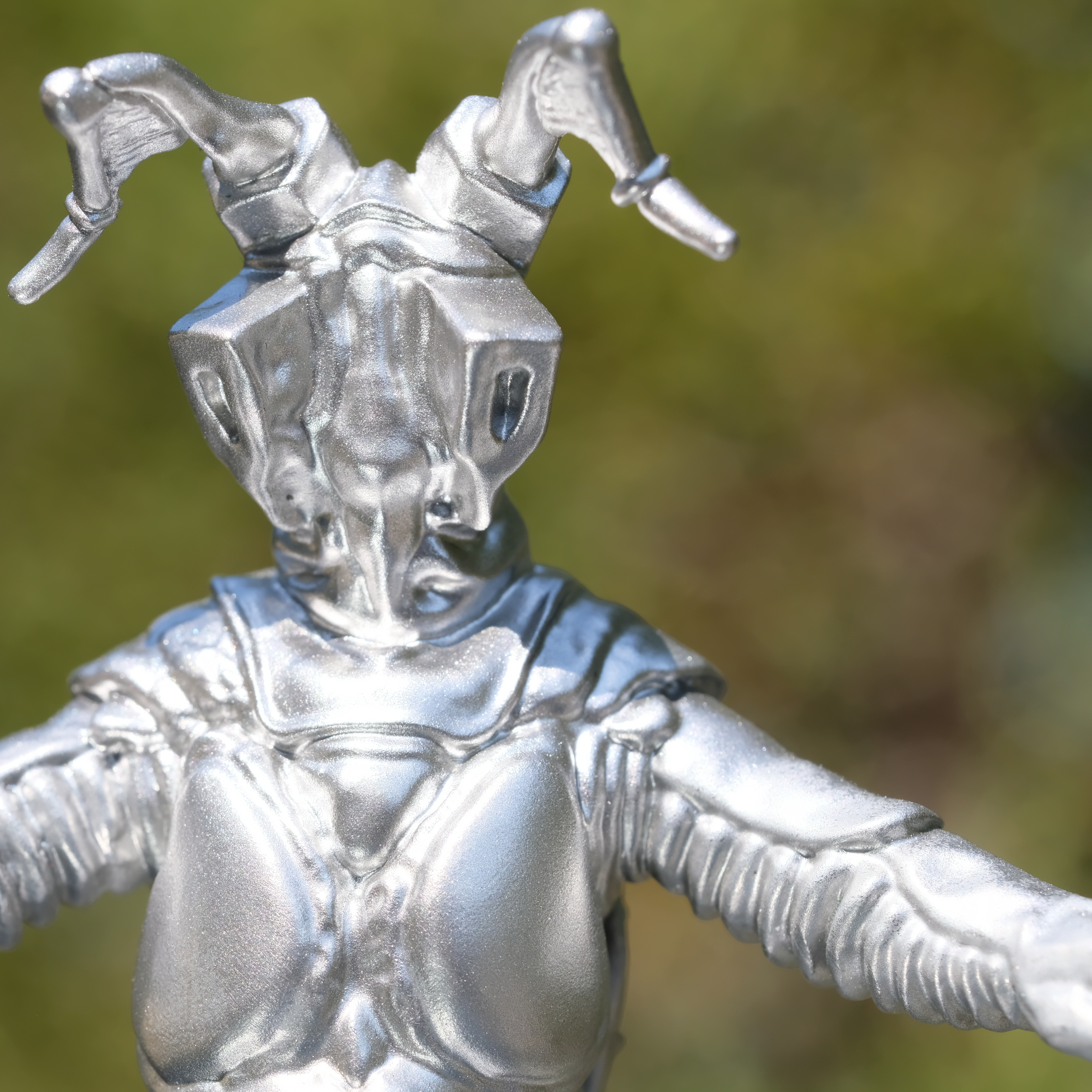 「ウルトラマン」より【ゼットン】ペーパーウェイト シルバー 147-012