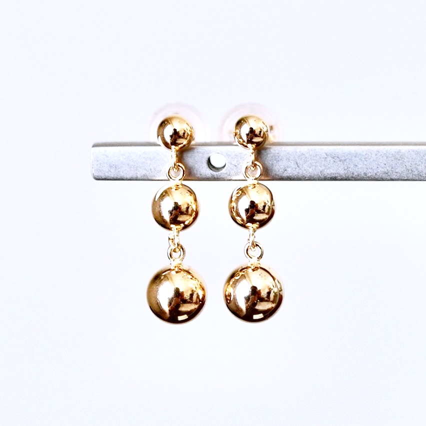 K18(18金) イエローゴールド 地金 ボール 3連 ピアス 保証書付 M760-1 242-030-b