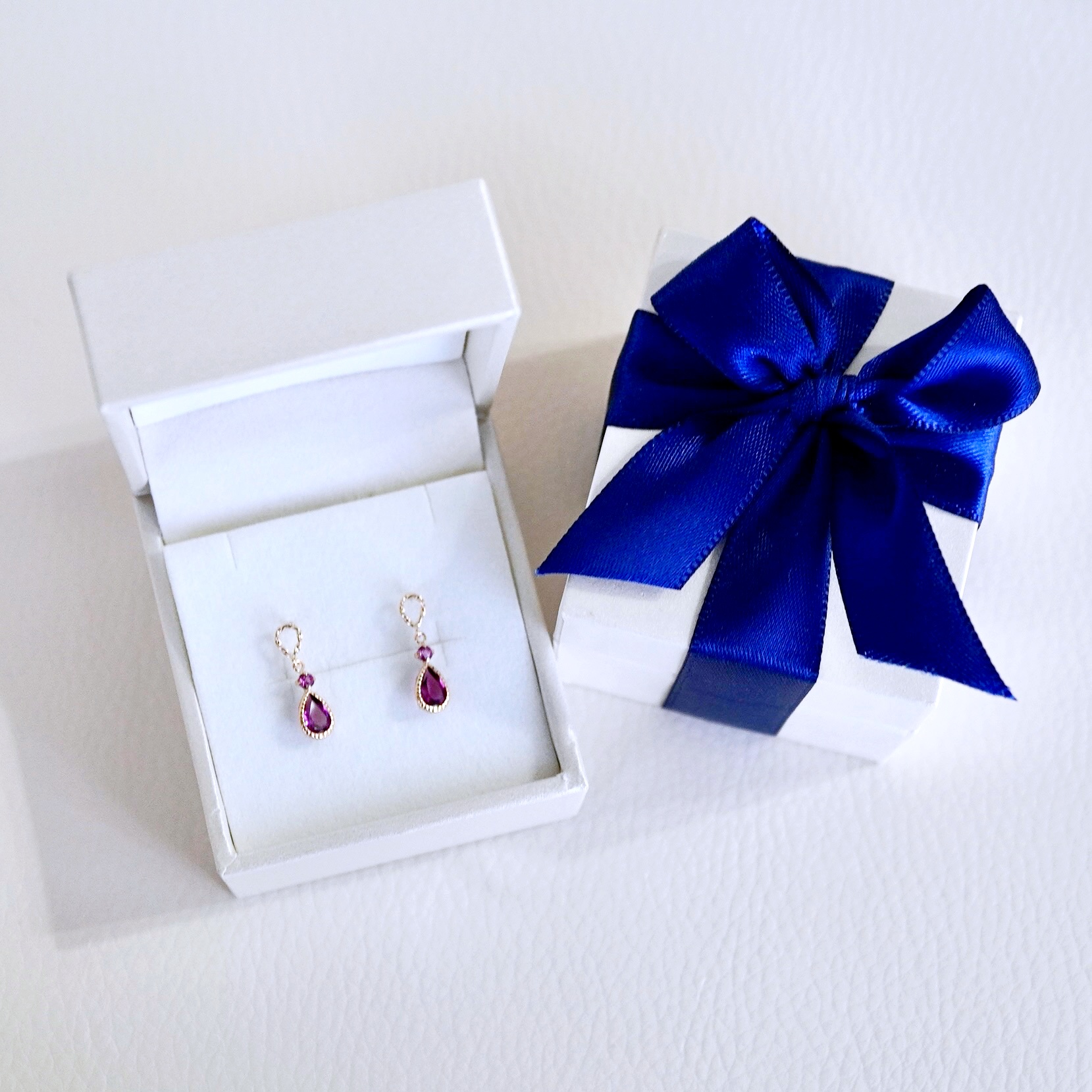 K10YG(10金) イエローゴールド 揺れる ロードライトガーネット アンティーク ピアス 保証書付 SR-2254 242-060-b