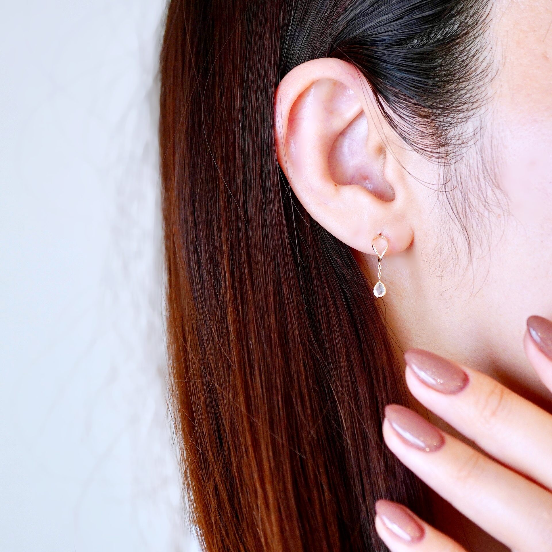 K10YG(10金) イエローゴールド 揺れる ホワイトムーンストーン アンティーク ピアス 保証書付 2274 242-049-c