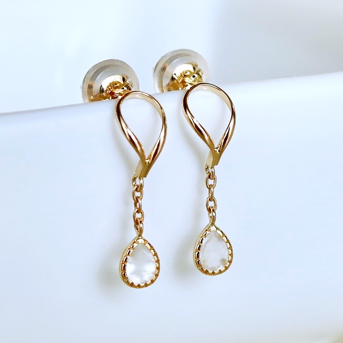 K10YG(10金) イエローゴールド 揺れる ホワイトムーンストーン アンティーク ピアス 保証書付 2274 242-049-c