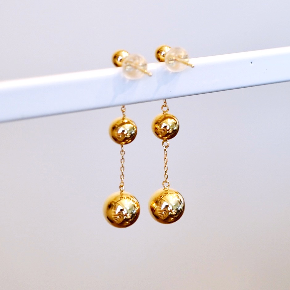 K18(18金) イエローゴールド ボール 3連 チェーン ピアス 地金 中空 保証書付 M710-1 242-039