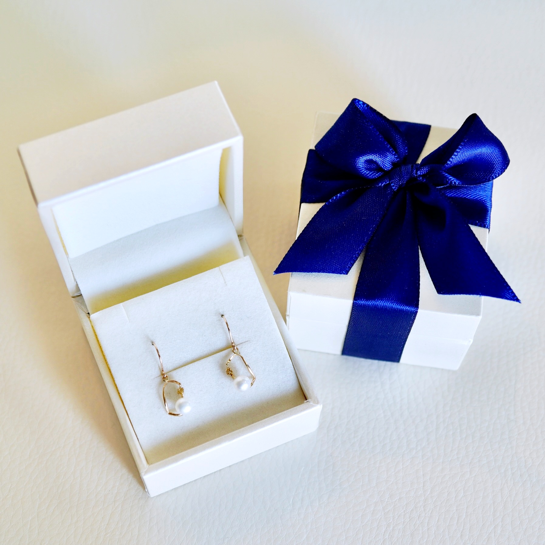 K10YG(10金) イエローゴールド 揺れる シトリン&パール ピアス 保証書付 G-034 242-044-c